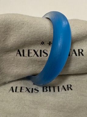 Alexis Bittar Lucite Wide Tapered Bangle Bracelet 🔵🌊Sea Blue🌊🔵